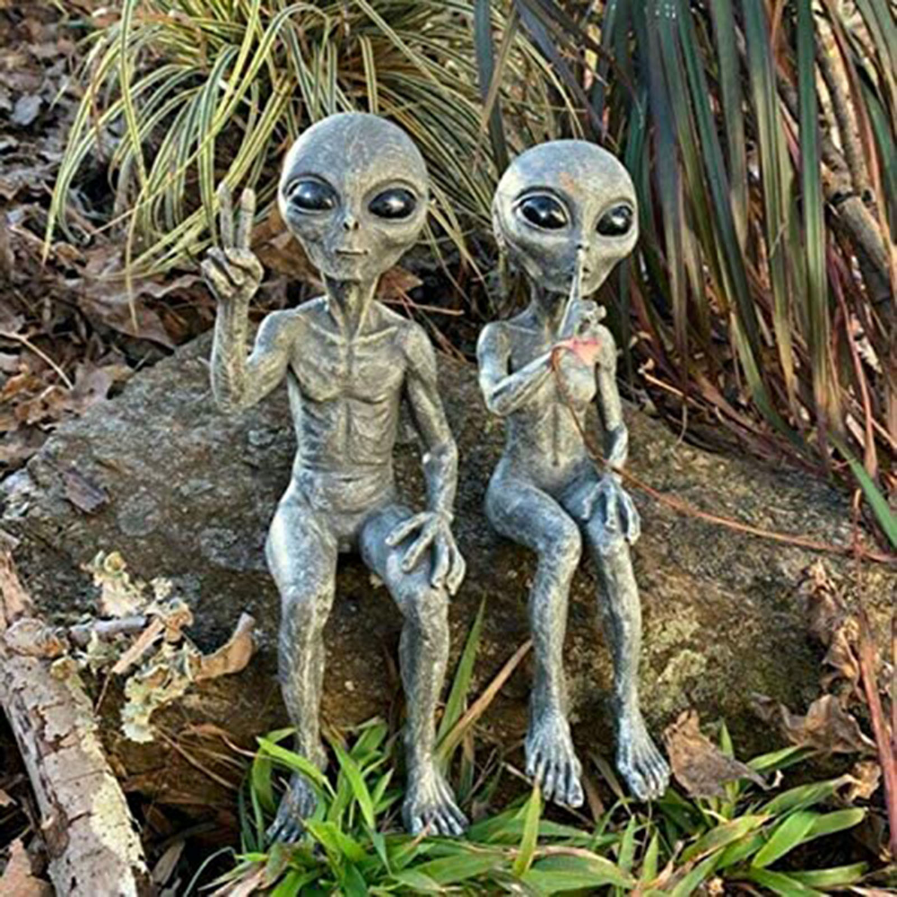 Alien Garden Figurine Set – Resin Statue for Indoor/Outdoor Garden Figurine Set Oasis Select