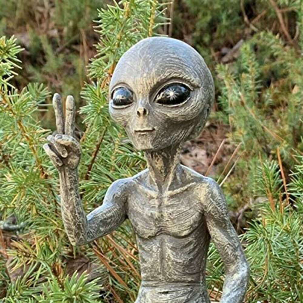 Alien Garden Figurine Set – Resin Statue for Indoor/Outdoor Garden Figurine Set Oasis Select