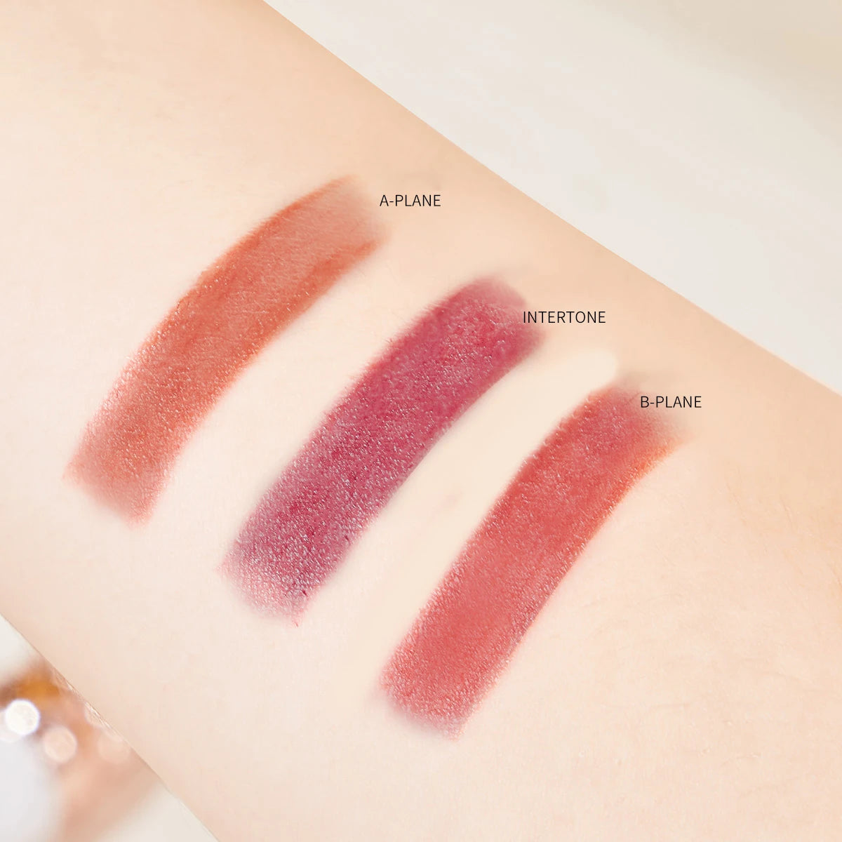 O'Cheal Tri-Color Satin Lipstick – Waterproof Long-Lasting Tint