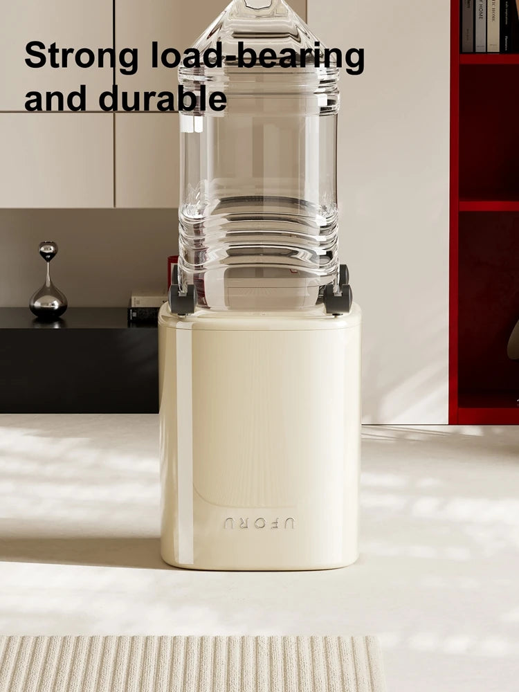 A versatile wheeled trash can that’s easy to clean and ideal for home use, perfect for bedrooms, living rooms, and bathrooms. Oasis Select