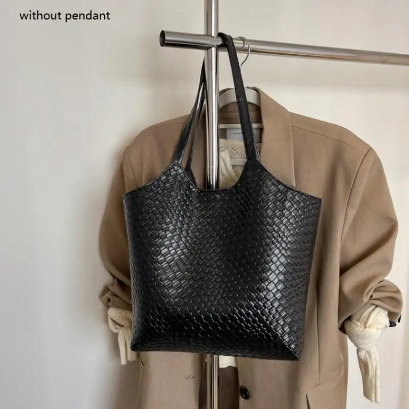 Minimalist Large Tote Bag – Lightweight PU Shoulder Bag