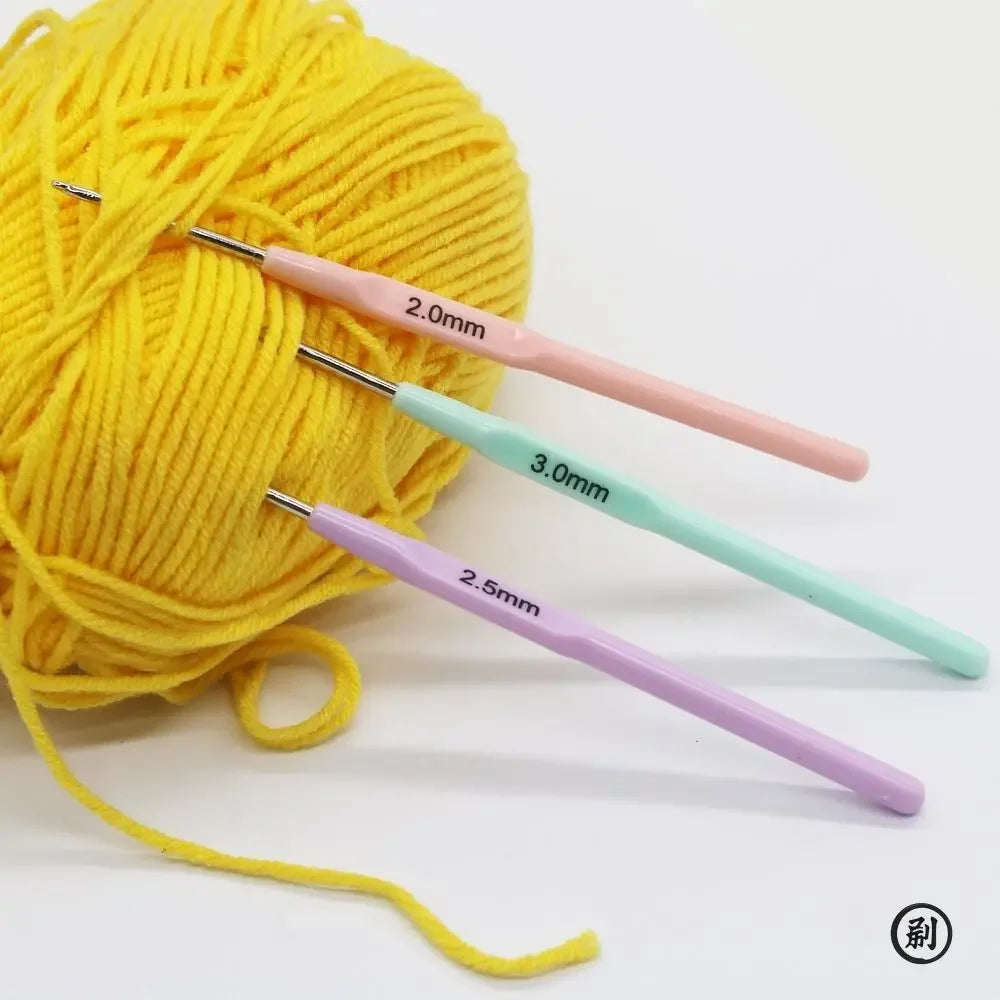 3pcs Crochet Hooks Plastics Handle Knitting Needles for Yarn DIY Craft Nice Gift Women Knitting Tools Oasis Select