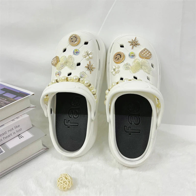 Fashionable shoe accessory set, made of metal, with a shoe chain clasp, removable, suitable for sandals and flip-flops. Oasis Select