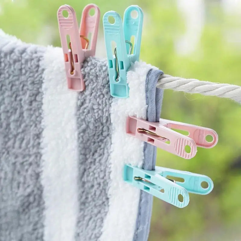 30PCS Clothesline Clips Windproof Household Laundry Pins Clips with Basket Small Clothes Pegs for Socks Underwear Towels Clips Oasis Select