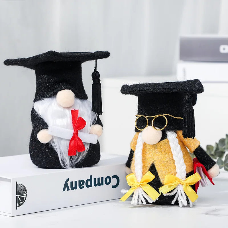 Graduation season black doctoral cap faceless doll Dwarf figurine Oasis Select