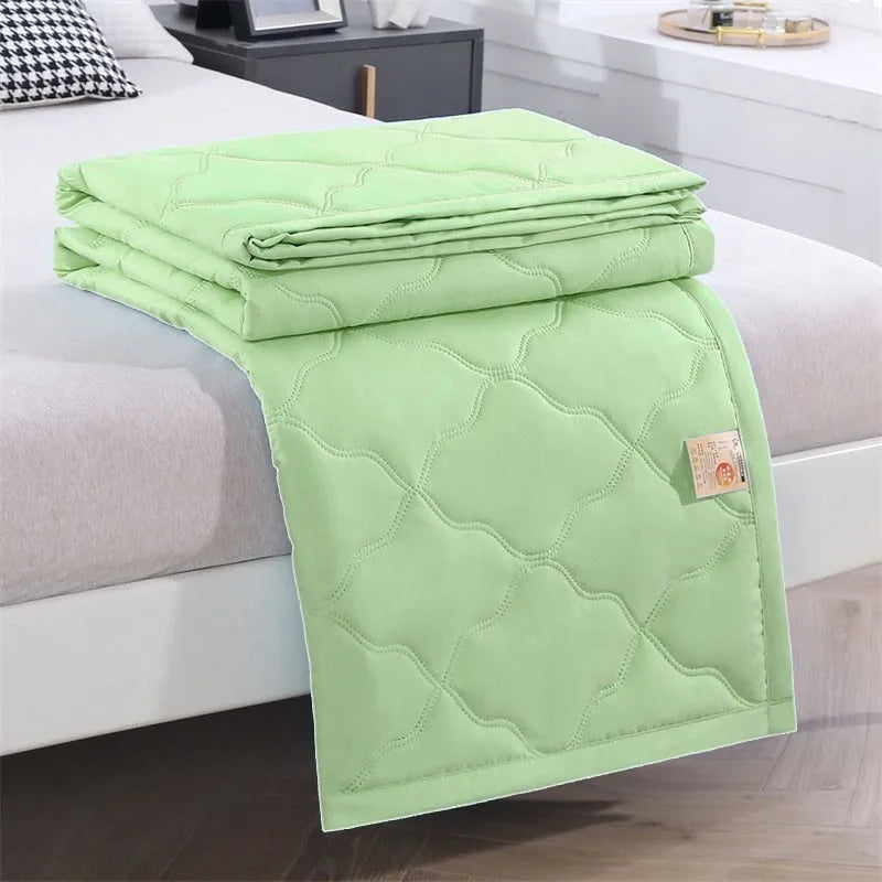 New Double Sided Cooling Blanket Cold Effect Skin-Friendly Conditioning Quilt Spring Summer Breathable Cooler Quilt Oasis Select Green One Size
