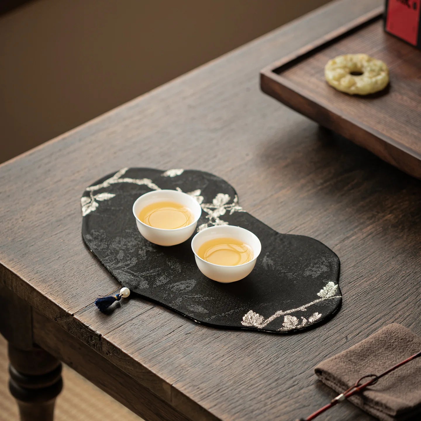 Brocade Plum Blossom Embroidery Double-sided Tea Mat Home Fabric Chinese Style Dry Bubble Tea Mat Tea Cup Teapot Heat Insulation Oasis Select