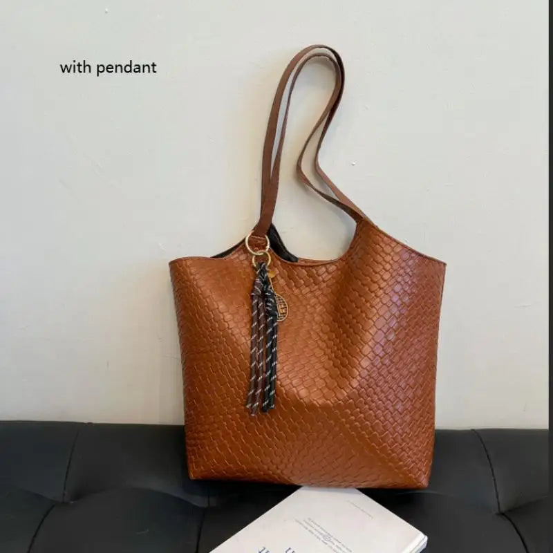 Minimalist Large Tote Bag – Lightweight PU Shoulder Bag