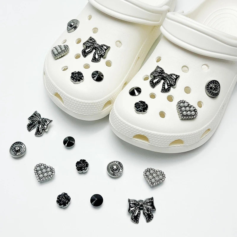 Fashionable shoe accessory set, made of metal, with a shoe chain clasp, removable, suitable for sandals and flip-flops. Oasis Select