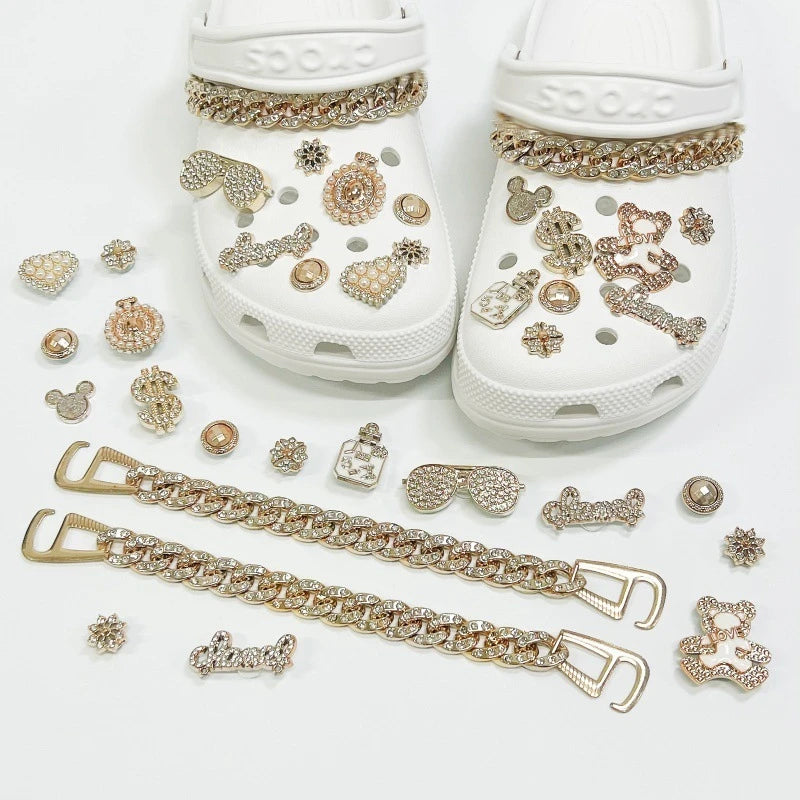 Fashionable shoe accessory set, made of metal, with a shoe chain clasp, removable, suitable for sandals and flip-flops. Oasis Select