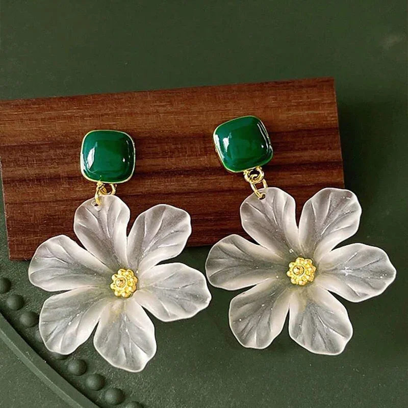 Obega White Flower Charm Square Metal Green Epoxy Drop Earrings For Women Bohemia Romantic Camellia Flower Dangle Earring Luxury Oasis Select AEH60280