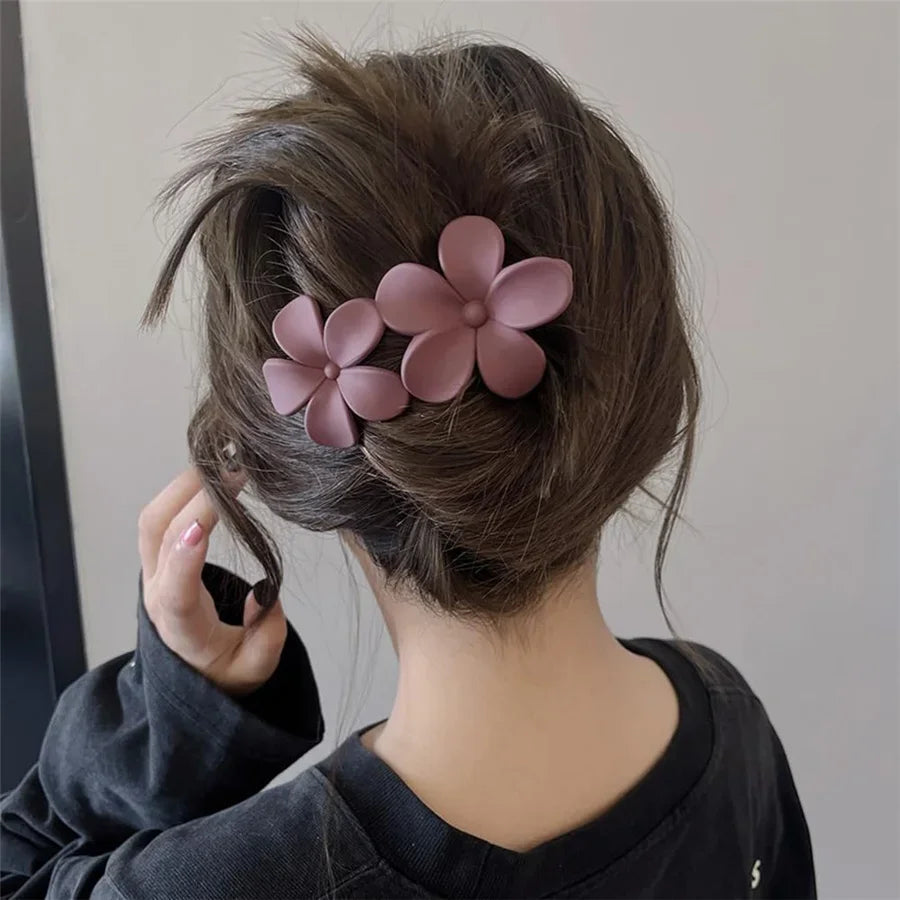 flower Hair Clips Matte French Hair Barrette Black Floral Hairpins Hair Claw Clips Non-Slip Hair Clamps Grab Elegant Hair Oasis Select