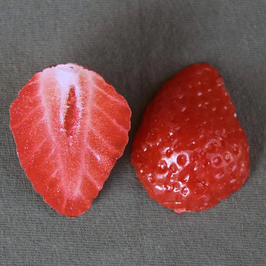 Artificial strawberry petals, fruit decorations, party, table and vase filling, photography props (10 petals) Oasis Select