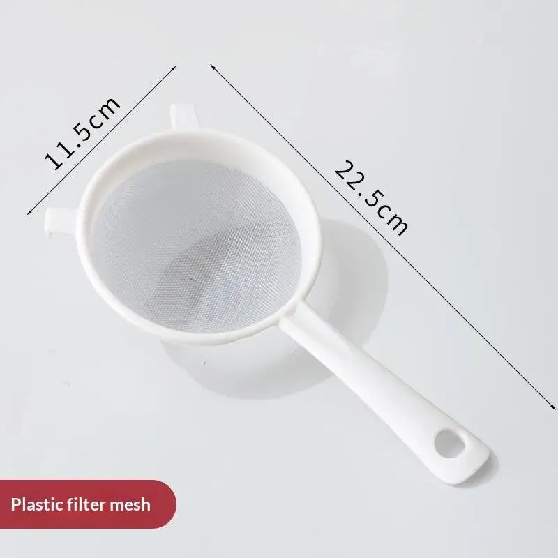 Food Grade Plastic Handheld Flour Sifter Reusable Fine Mesh Strainer for Tea Juice Powder Kitchen Baking Oasis Select 11cm A3