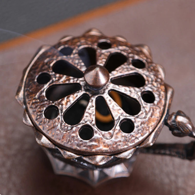 Creative Handheld Lotus Incense Burners Retro Sandalwood Incense Burner Hollow Out Alloy Censer Home Teahouse Decor Oasis Select