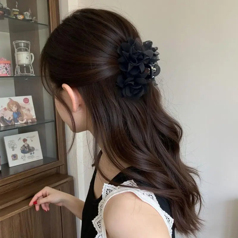 1pc New High-Quality Rose Flower Elegant Petal Claw Clip Light Luxury Fashion Shark Clip Claw Clip Exotic Hair Clip Oasis Select Black