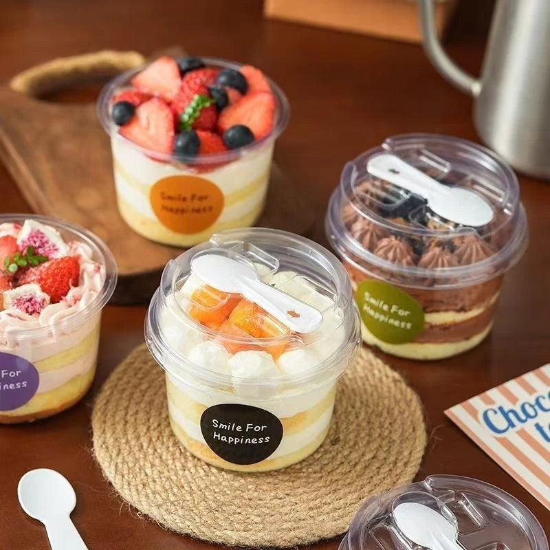 50pcs Round Pudding Cups, Disposable Party Cups with Lids and Spoons, Transparent Mousse Cake Boxes, Yogurt Cups Packaging Box Oasis Select