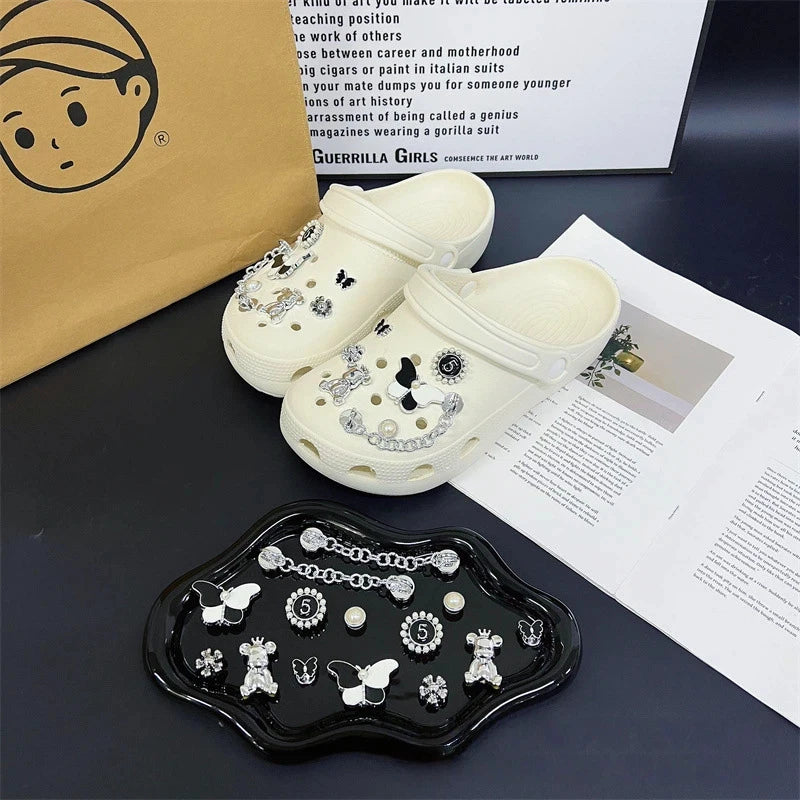 Fashionable shoe accessory set, decorative shoe chain buckle, removable, suitable for sandals and flip-flops. Oasis Select