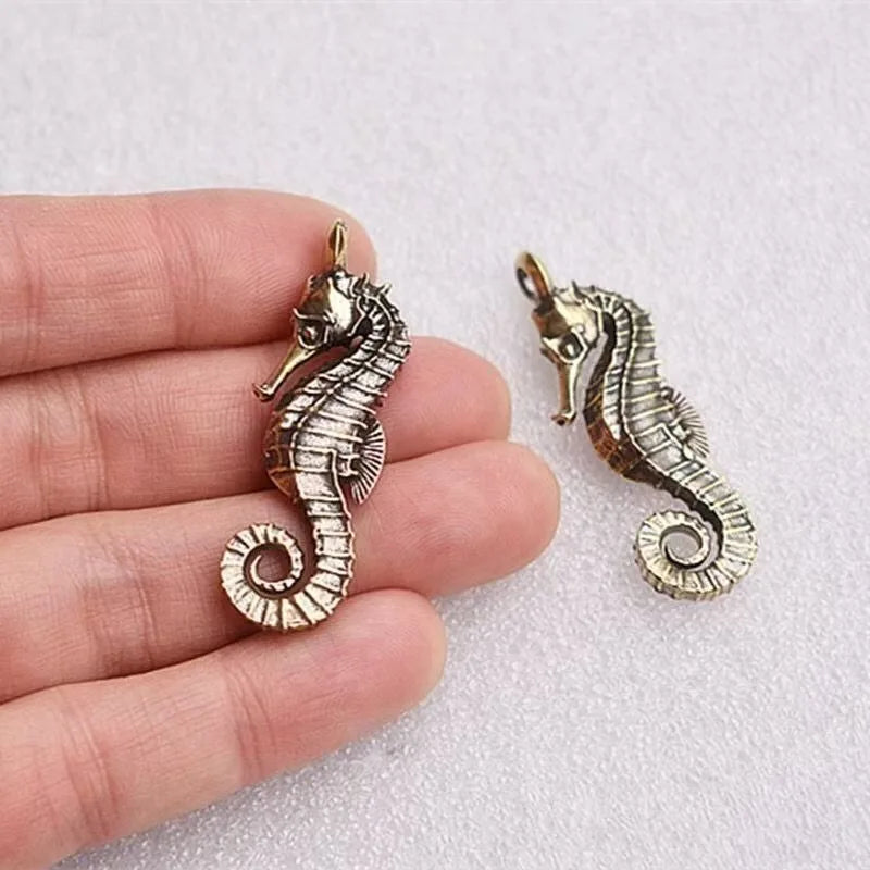 Exquisite Vintage Brass Seahorse Gift 1PCS Statue Key Chain Pendant Fashion Car Key Ring Bag Hanging Handicraft Desktop Ornament Oasis Select