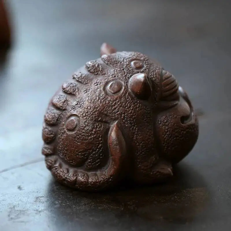 Original Ore Purple Clay Tea Pet Three-legged Golden Toad Gold-tongued Beast Pixiu Small Ornament Sculpture Ceramic Tea Play Oasis Select