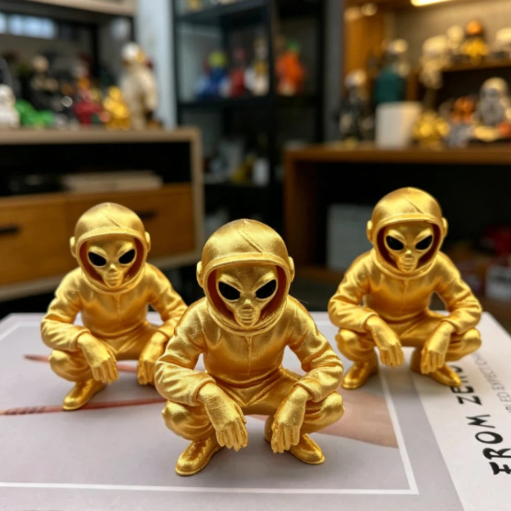 Mysterious Alien Astronaut Sculpture Squat Extraterrestrial Figurine 3D Printing Ornaments for Coffee Modern Bedroom Decor Gifts Oasis Select