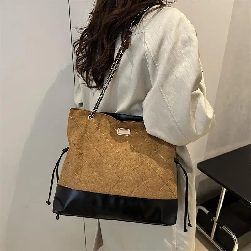 Large Quilted Chain Tote Bag – Velvet Shoulder Bag for Women