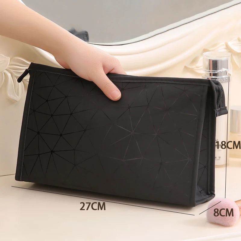 Geometric Cosmetic Bag – Portable Travel Makeup Organizer Travel Cosmetic Bag Oasis Select Black L