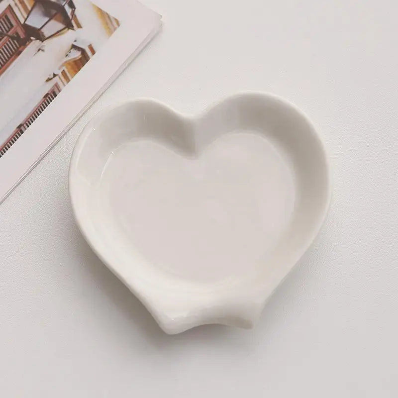 Creative Heart Shaped Ceramic Spoon Rest Pad Coffee Spoon Holder Soup Ladle Rack Kitchen Utensils Tableware Organizer Oasis Select White