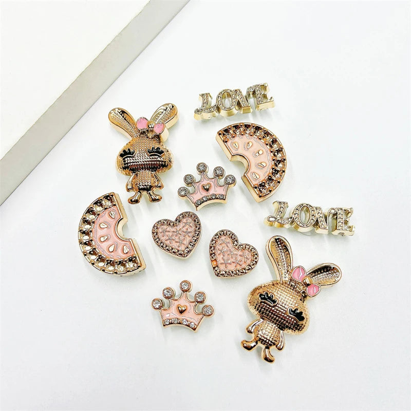 Fashionable shoe accessory set, made of metal, with a shoe chain clasp, removable, suitable for sandals and flip-flops. Oasis Select CJ-054