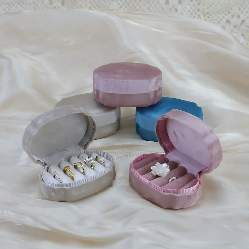 Mini Velvet Ring Box – Multi-Slot Jewelry Organizer for Travel