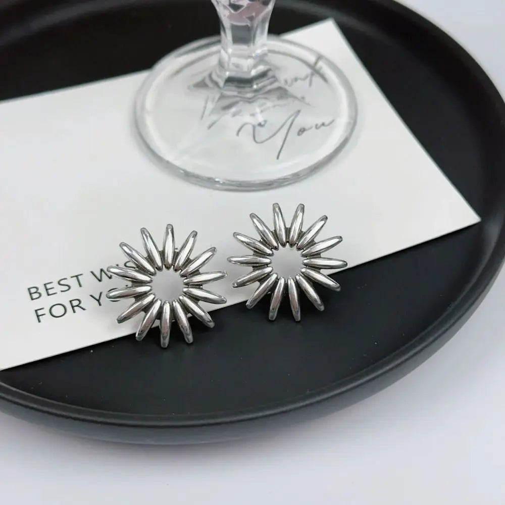 Summer Accessories Exaggerated Sunflower Earring Non-Fading Elegant Statement Jewelry Hypoallergenic Retro Earrings for Women Oasis Select