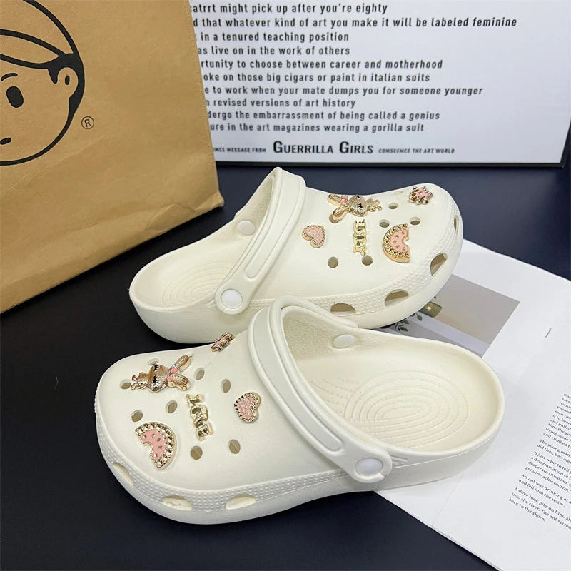 Fashionable shoe accessory set, made of metal, with a shoe chain clasp, removable, suitable for sandals and flip-flops. Oasis Select