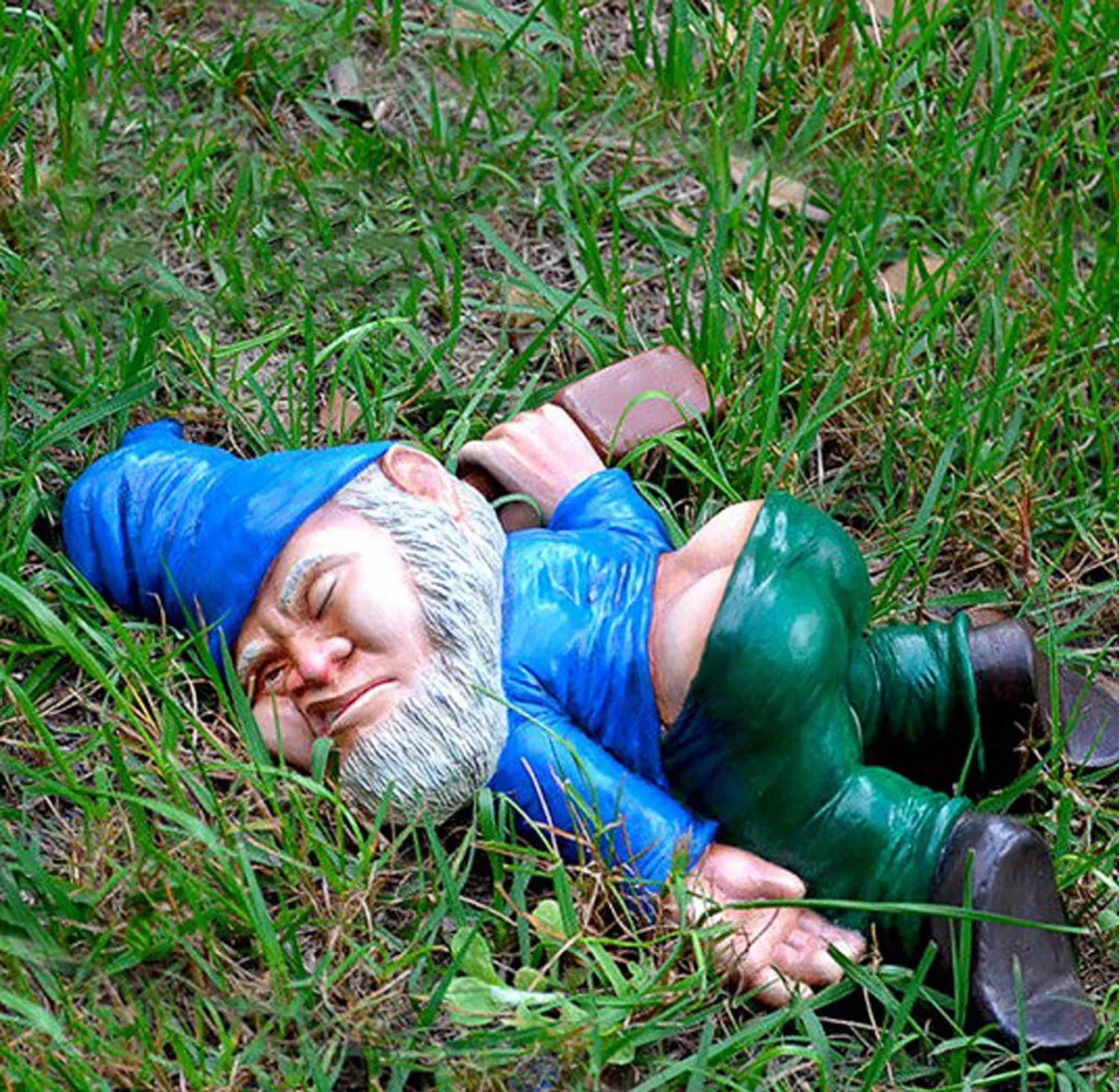 15CM Christmas Drunken Garden Gnome Funny Resin Statues for Home Decor Whimsical Indoor Outdoor Ornaments EcoResin Weatherproof Oasis Select