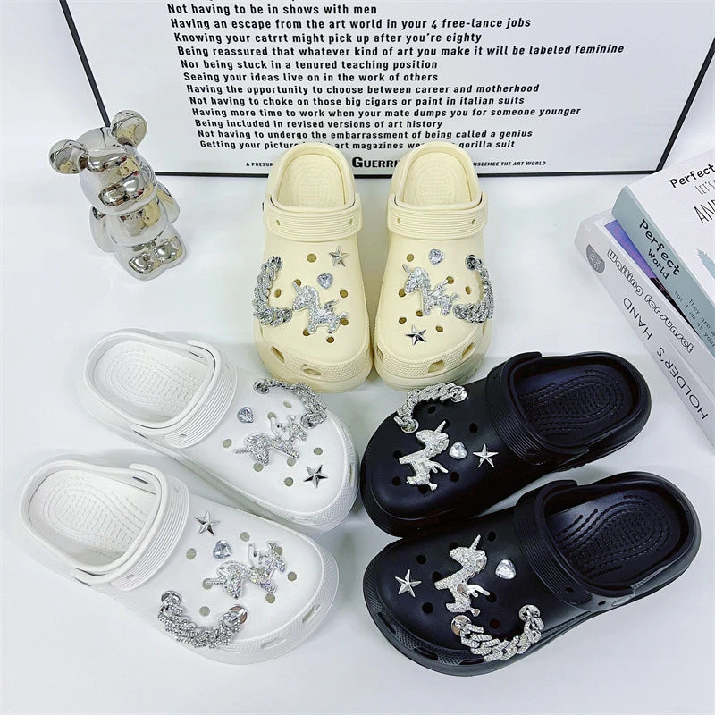 Fashionable shoe accessory set, made of metal, with a shoe chain clasp, removable, suitable for sandals and flip-flops. Oasis Select