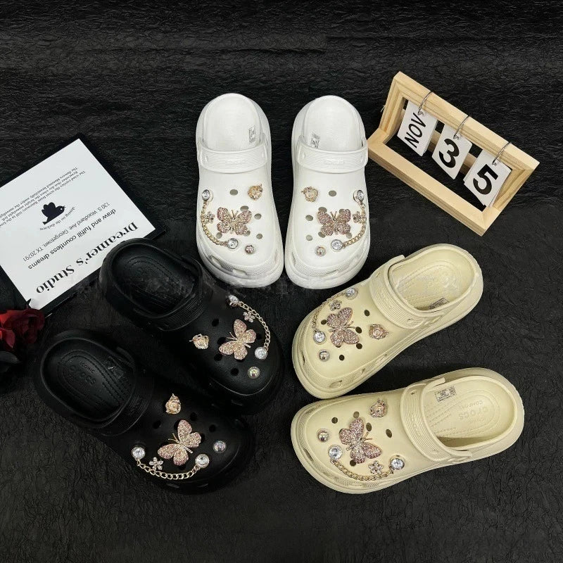 Fashionable shoe accessory set, with a shoe chain clasp, removable, suitable for sandals and flip-flops. Oasis Select