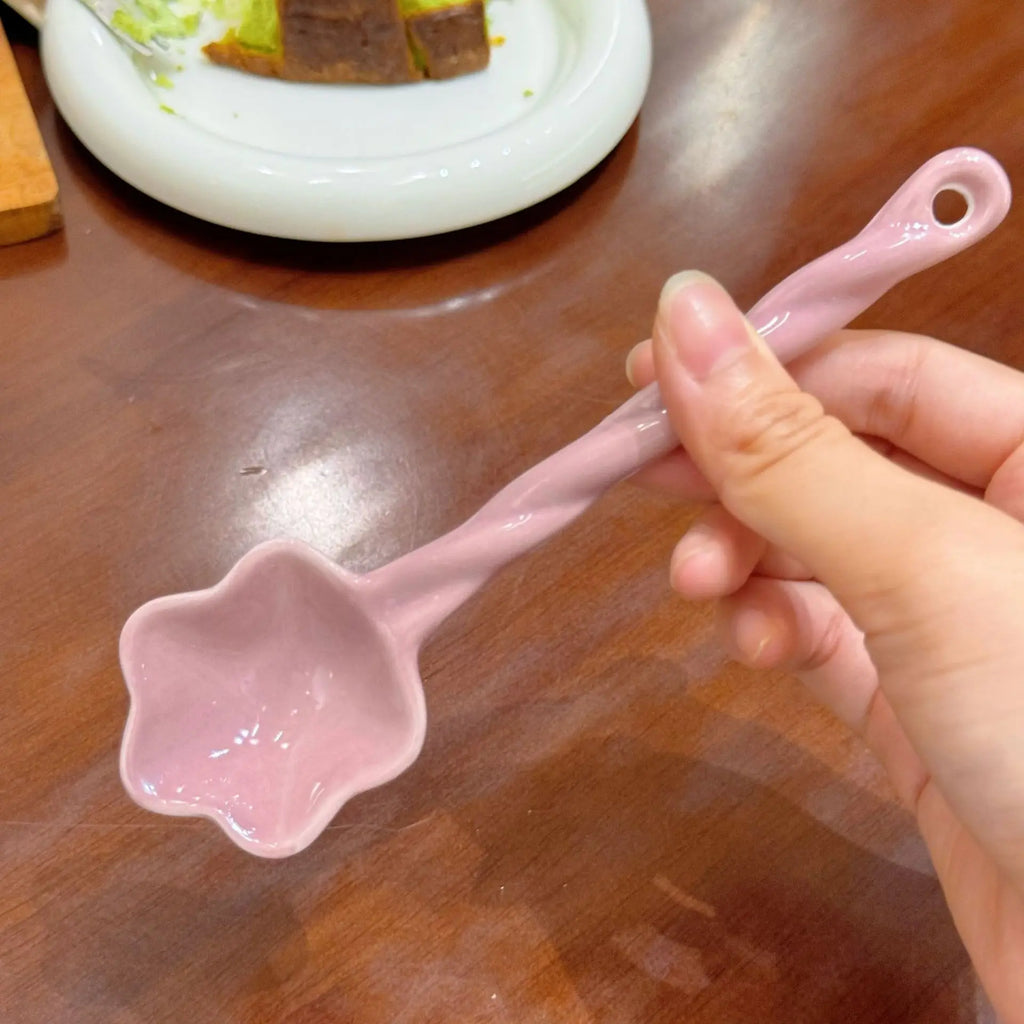Cute Twisted Star Ceramic Spoon For Girls Household Spoon, High-Value Exquisite Dessert Spoon Kitchen Tablewear Oasis Select Twist Star Spoon 2
