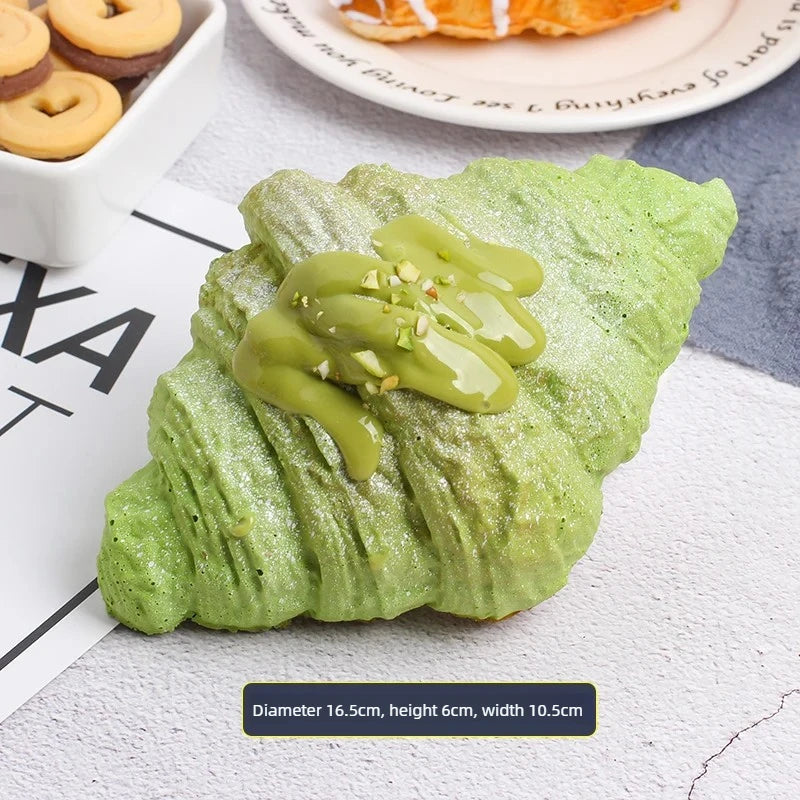 Simulated Croissant Squishy Slow Rising Toy, Scented Bread Stress Relief Model Food Prop Fidget Toy Vent and Decompress Oasis Select Can sing green