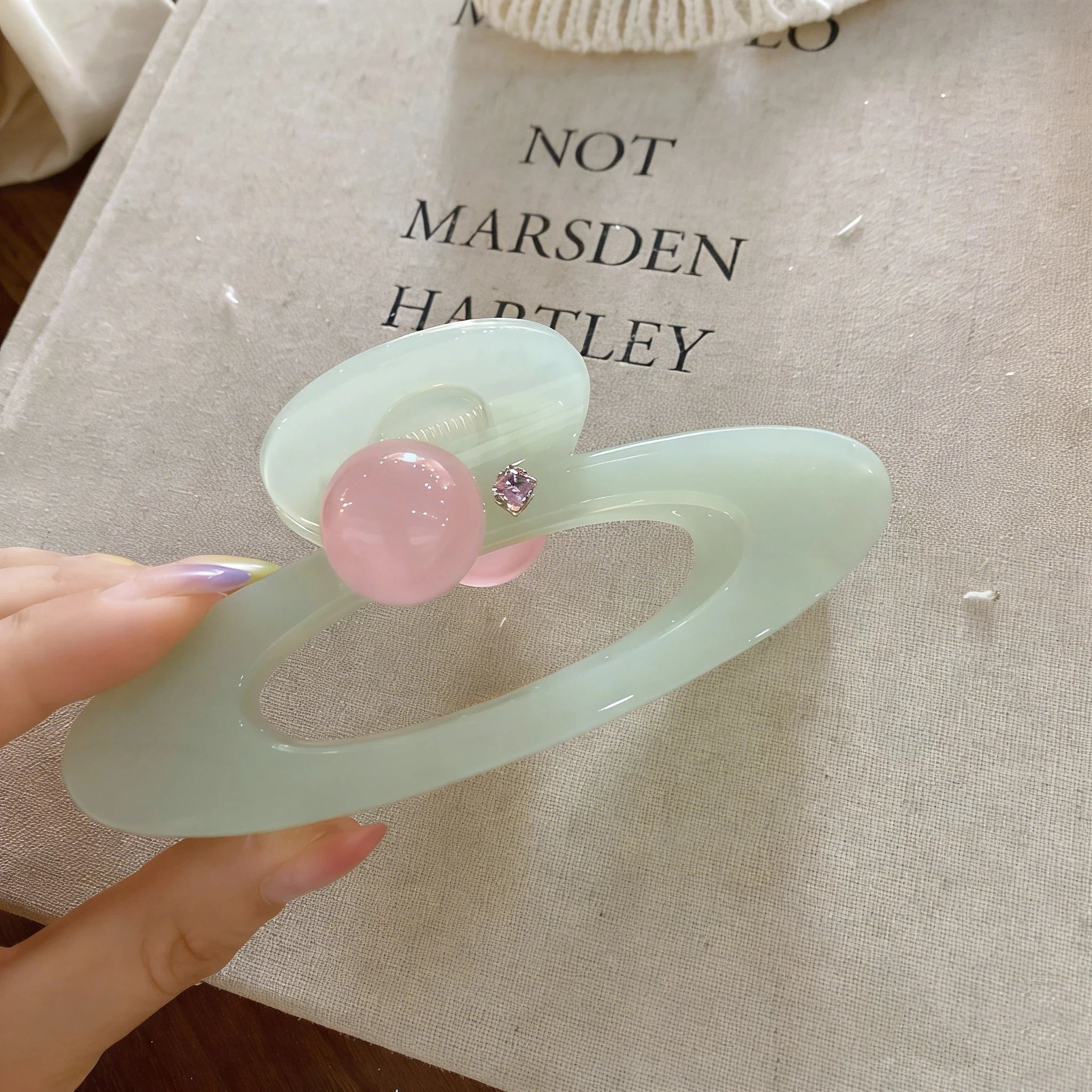 1/2Pcs Versatile Oval Hollow Out Hair Claw Pink Round Bead Planet Shape Sweet Hair Accessories For Girls 핑크 볼 헤어클로우） Oasis Select A1