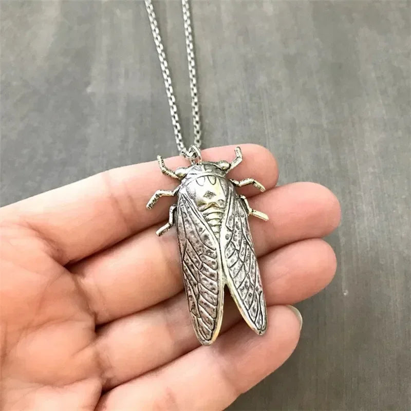Fashion Retro Insect Cicada Pendant Necklace Metal Unisex Men's Halloween Party Jewelry Gift Accessories Oasis Select