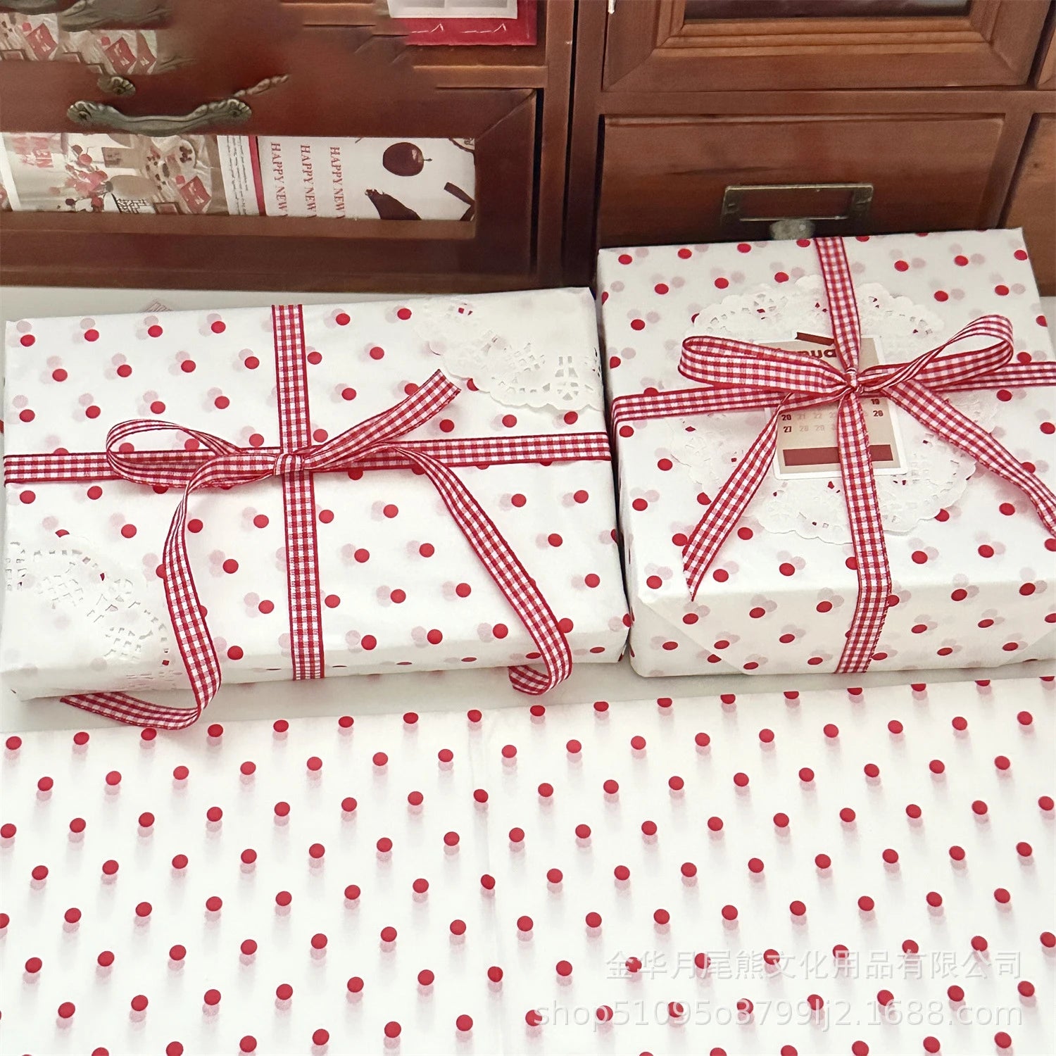 Polka Dot Pearl Flower & Gift Wrapping Paper Sheets – 10 Pack