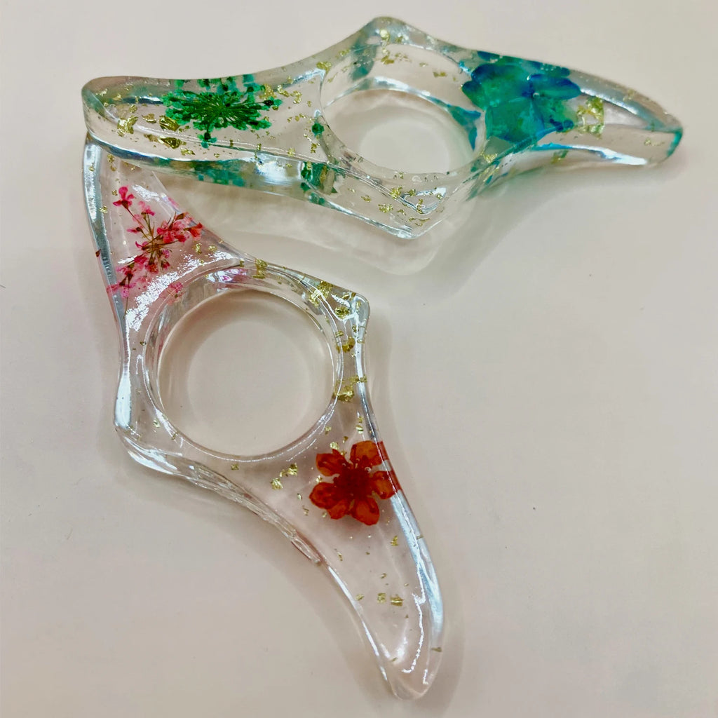 1pc Resin Bookmark Book Stand Reading Aid Creative Thumb Book Support,Thumb Page Holder For Students and Book Lover Oasis Select