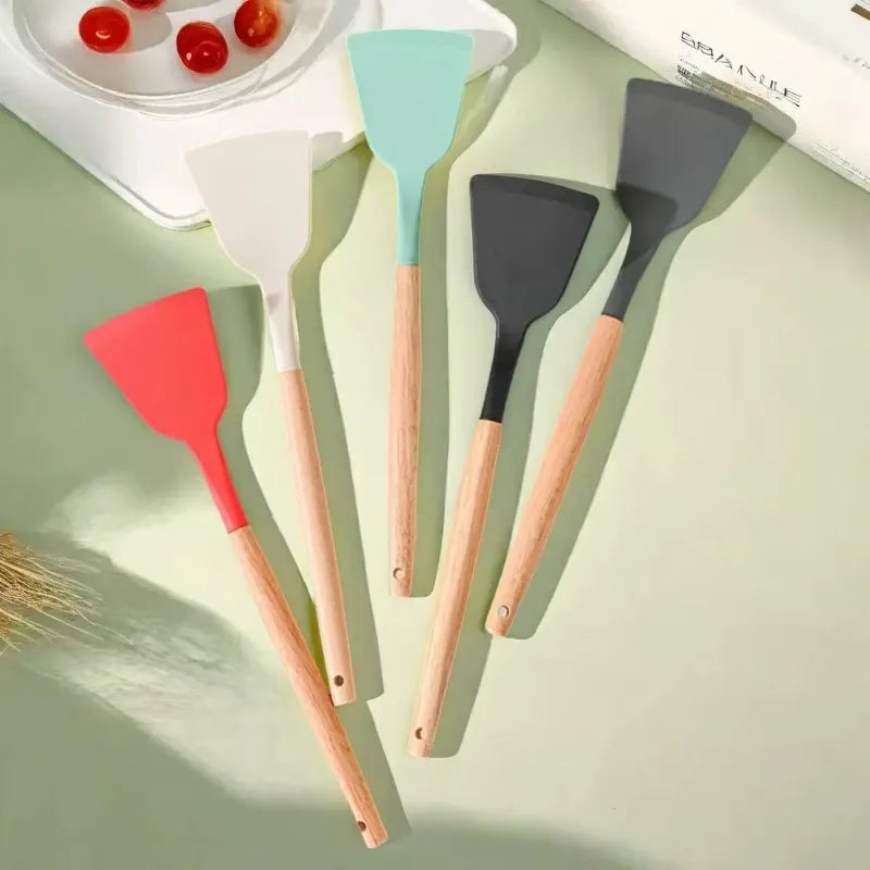 Kitchenware Food Grade Silicone Spatula Non Stick Pan for Stir Frying Kitchen and Home Use Spatula Pancake Maker Oasis Select