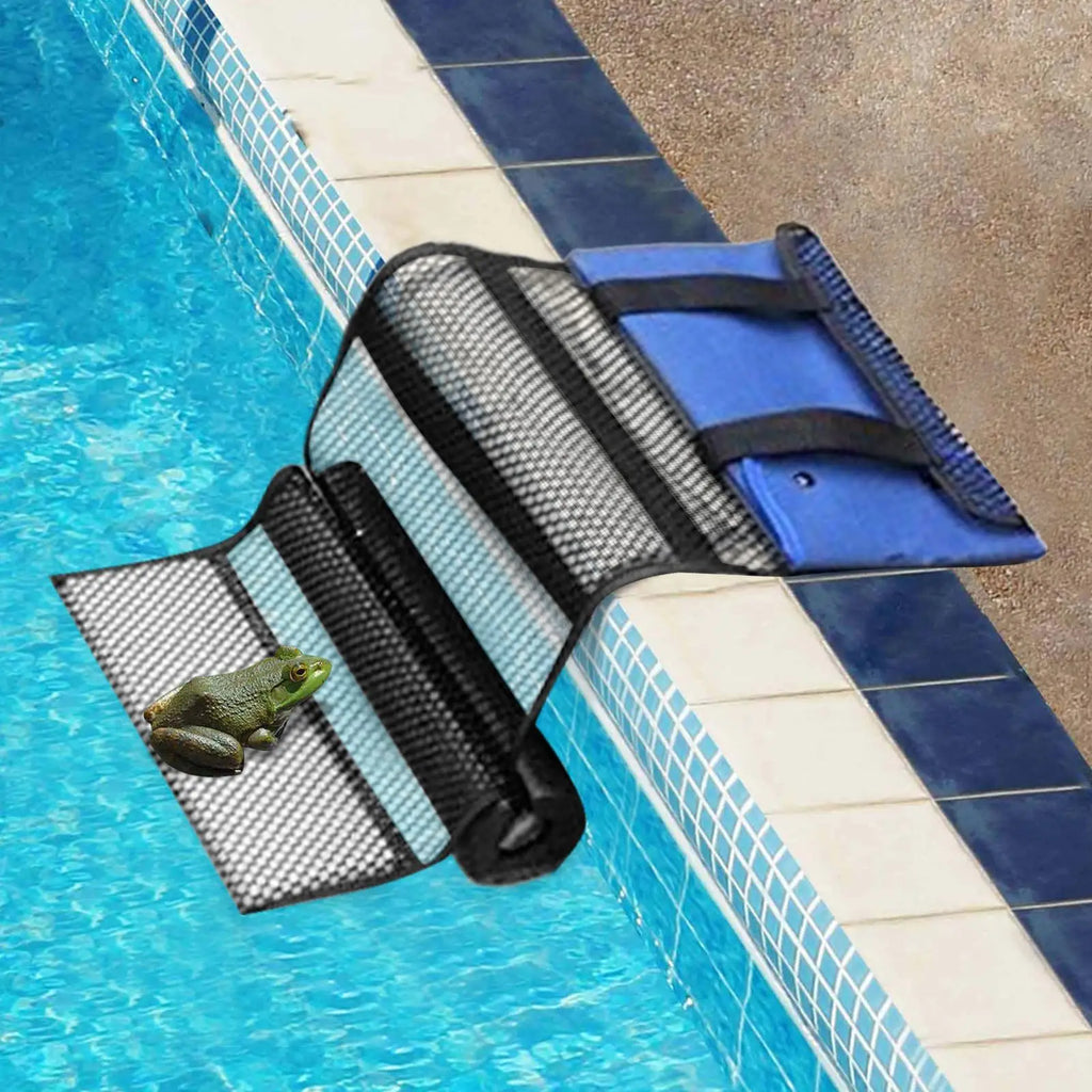 Animal Saving Escape Ramp Frog Rescue Swimming Pool Ramp Pond Critter Rescue Device Floating Saver Tool for Squirrel Frog Oasis Select