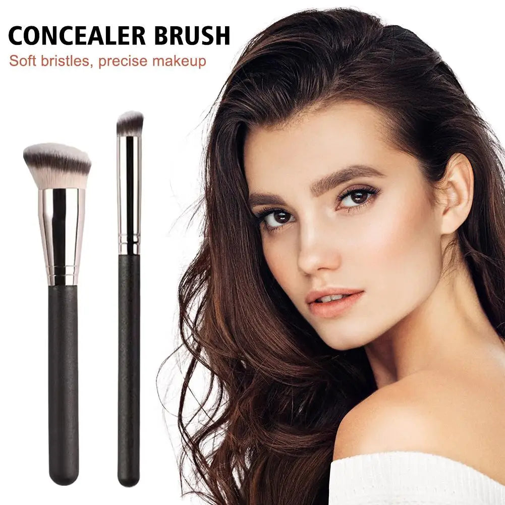 Mini Angled Concealer Brush – Under Eye, Nose Contour & Blend Makeup Brush Oasis Select
