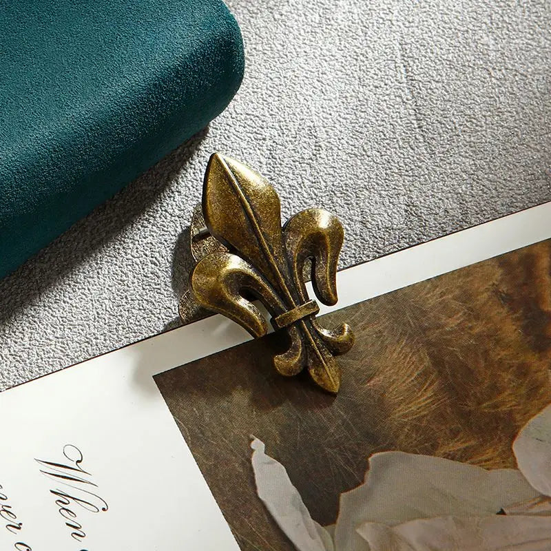 Iris Exclusive Retro Hand Account Clip Zinc Alloy Student Office Long Tail Folder Sticky Note Storage Clip Oasis Select Bronze 1pcs