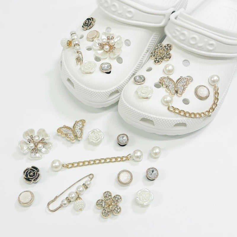 Fashionable shoe accessory set, made of metal, with a shoe chain clasp, removable, suitable for sandals and flip-flops. Oasis Select