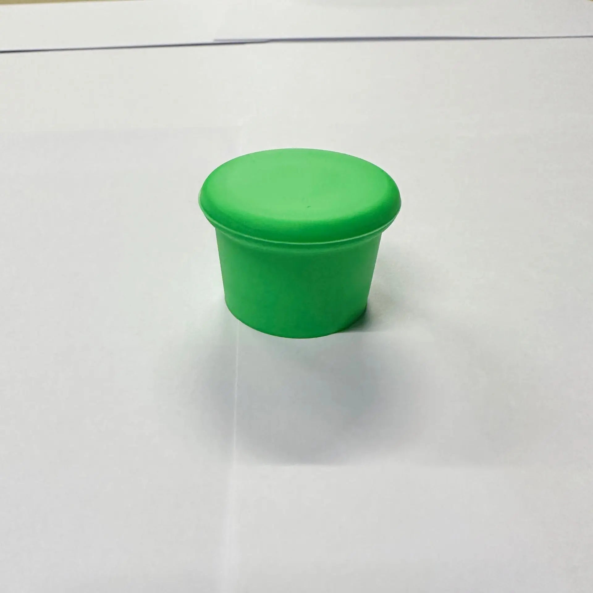 Food - Grade Silicone Wine Bottle Stopper: Universal Round Seal for Wine, Beer & Glass Bottles, Soft & Leak - Proof Oasis Select Red wine green 3PCS