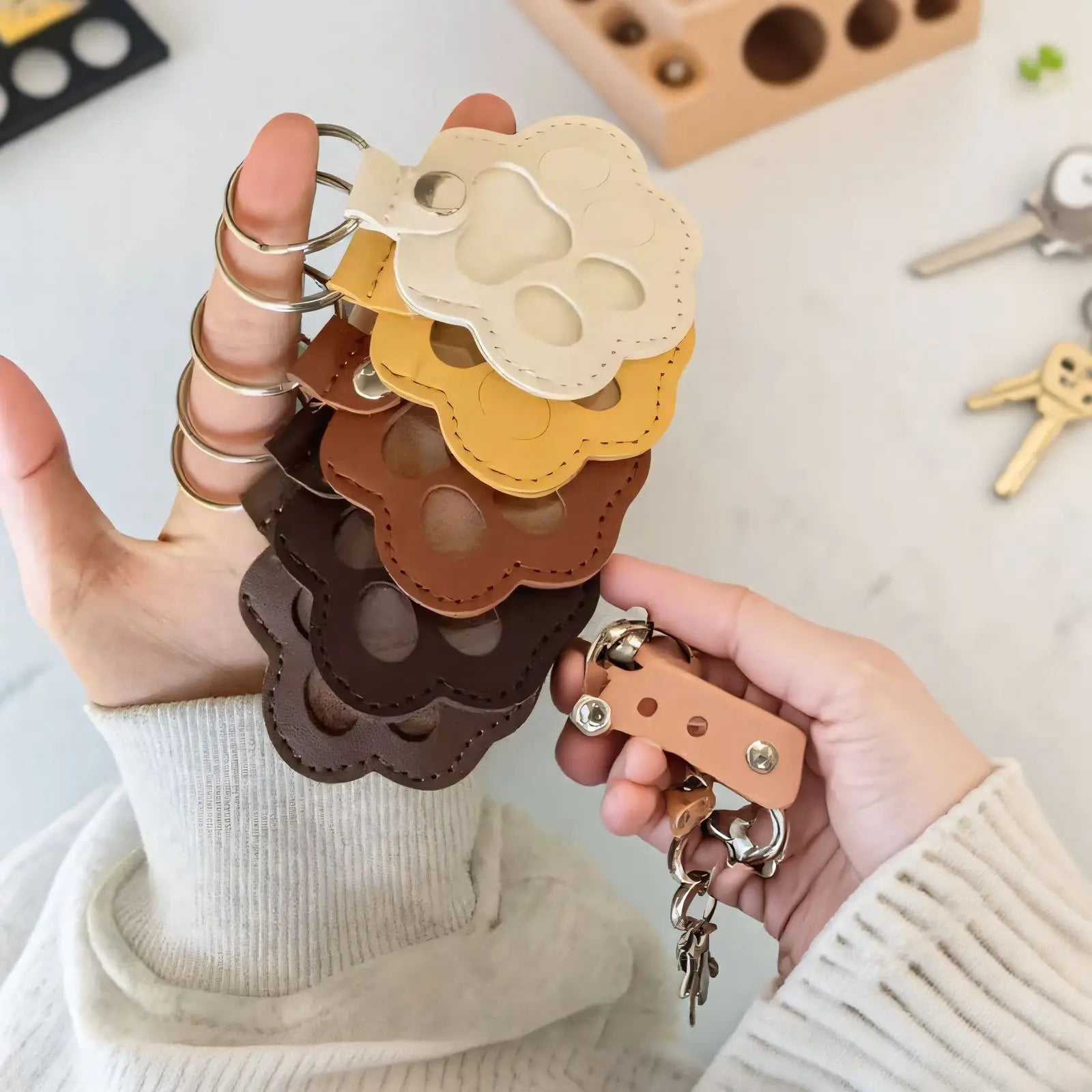 In-stock Pet Hair Commemorative Key Tag, Pu Leather Dog Paw Key Pendant, Anti-loss Pet Identification Tag Oasis Select