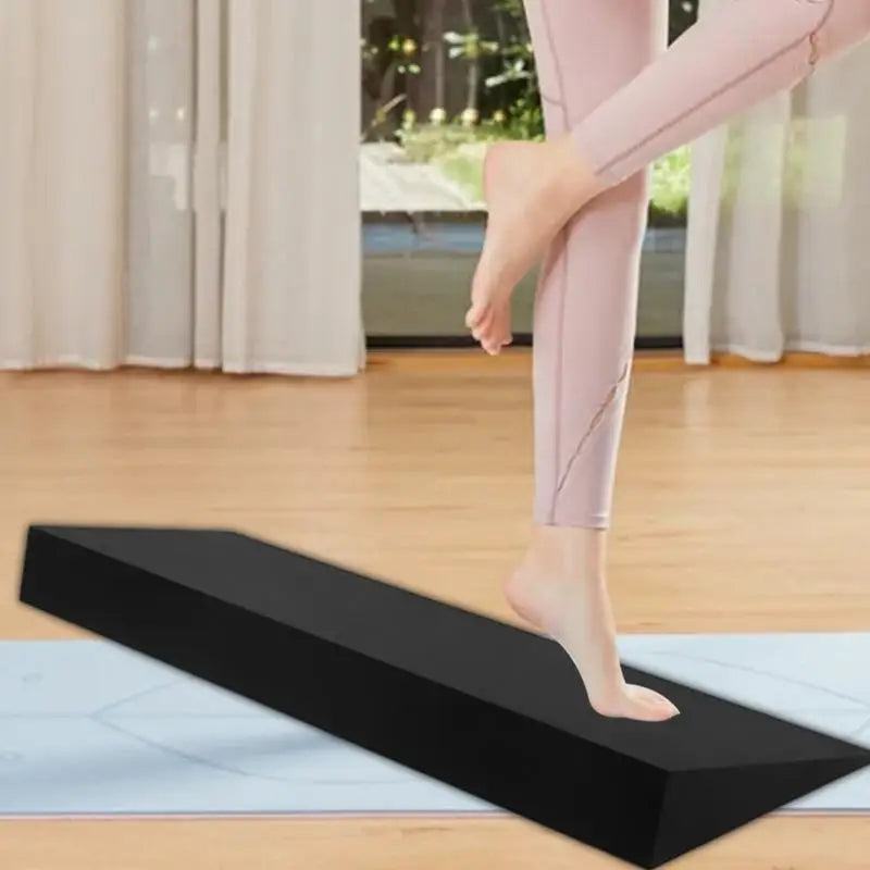 Squat Wedge Block Footrest Cushion Weightlifting Squat Heel Wedge Block Portable Calf Stretcher for Improve Mobility Strength Oasis Select