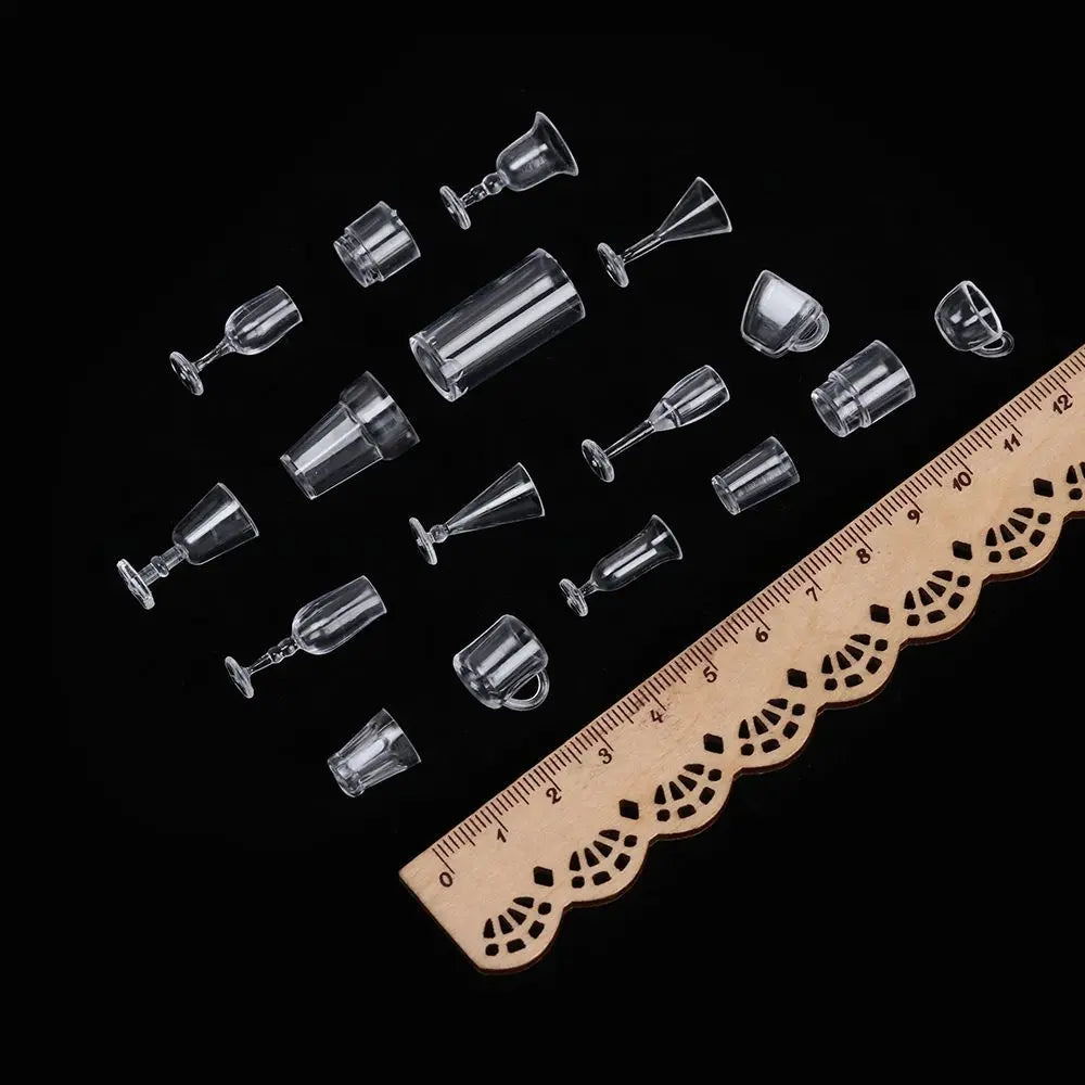 17-Piece Miniature Dollhouse Tableware Set – Cups & Plates